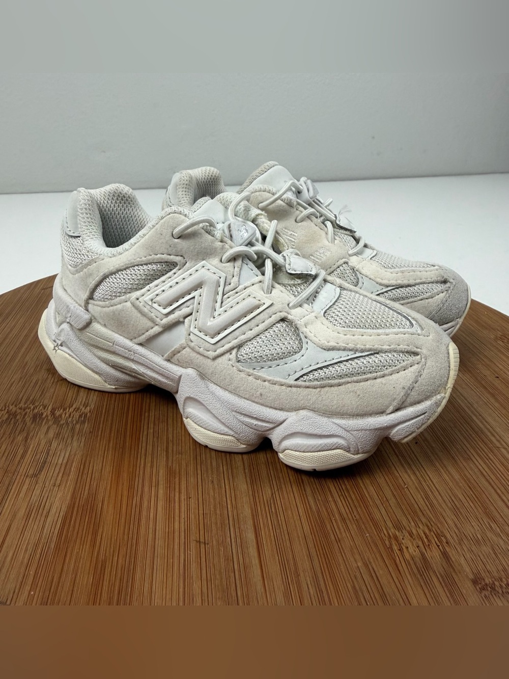 New Balance 9060 Kids Chunky Sneakers - Off-White/Cream